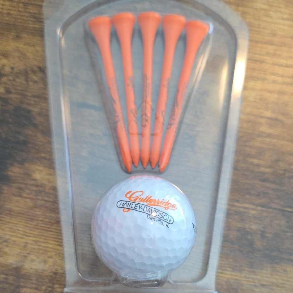 Harley-Davidson White Golf Ball with Orange Tees